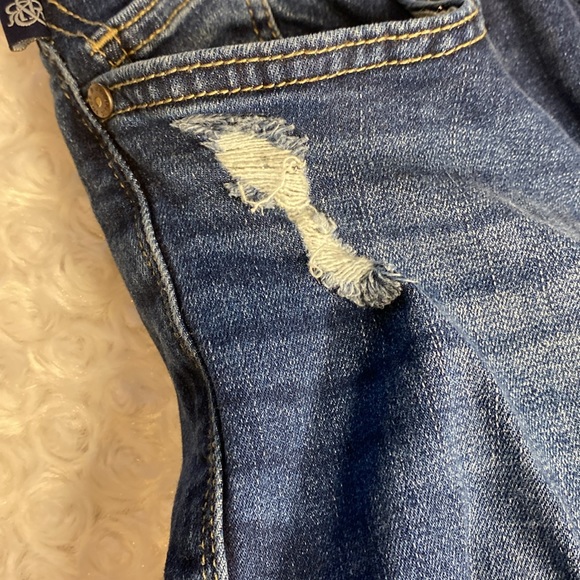 Rock & Republic Kashmiere crop jeans size 8 distressed and stretch! - Picture 10 of 10